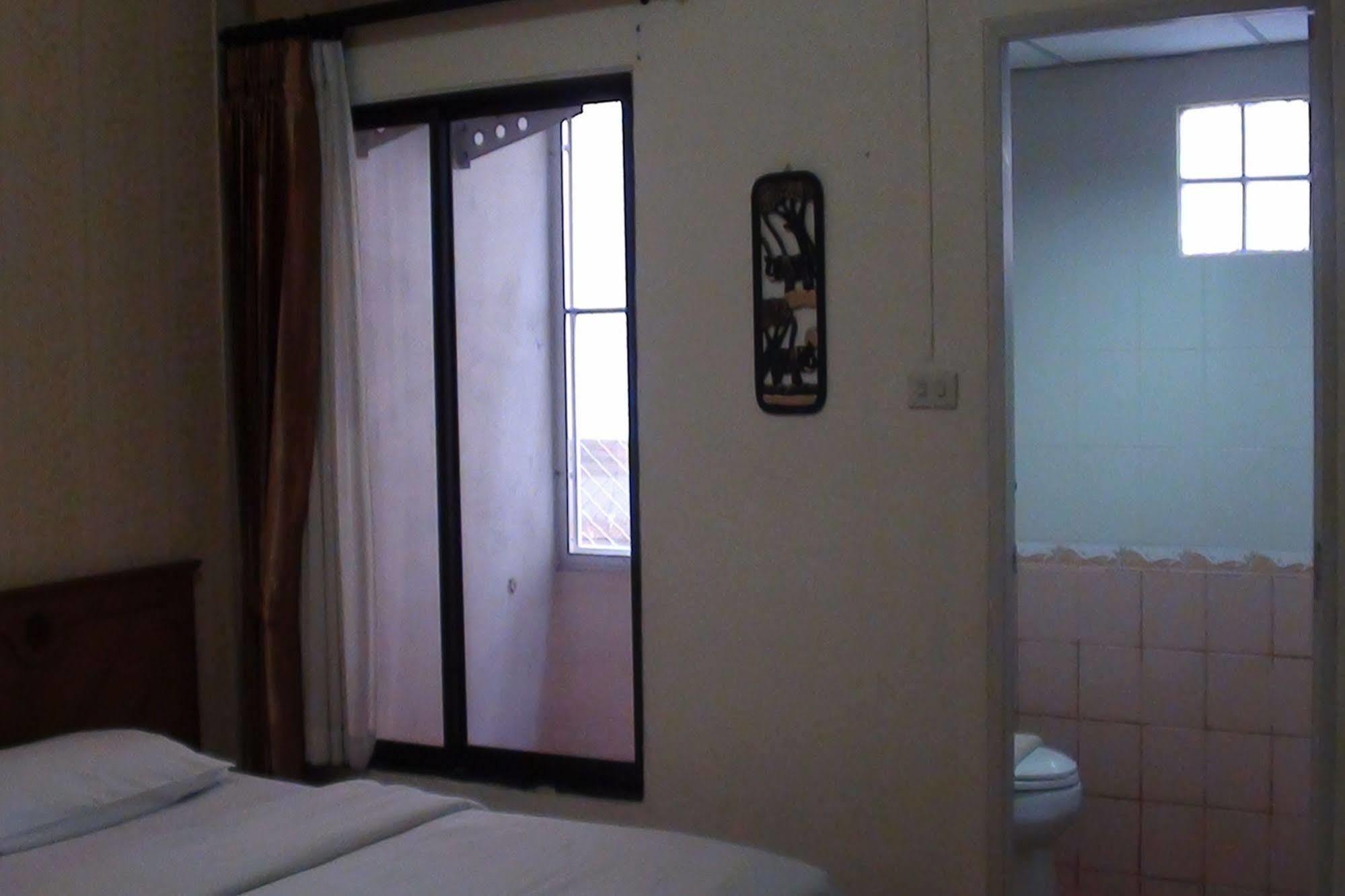 Hotel Md House Chiang Mai Esterno foto